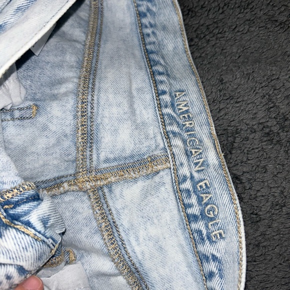 American Eagle Distressed Mom Jeans - Picture 3 of 5